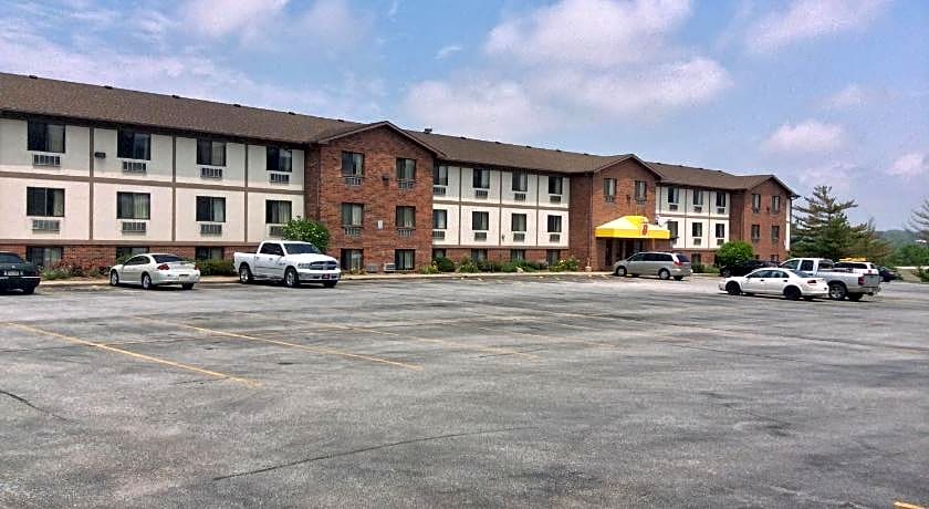 Super 8 by Wyndham W Dodge-Omaha