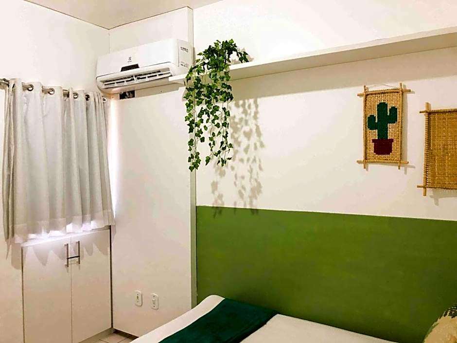 RF-86: Apê completo e aconchegante na Ponta Verde