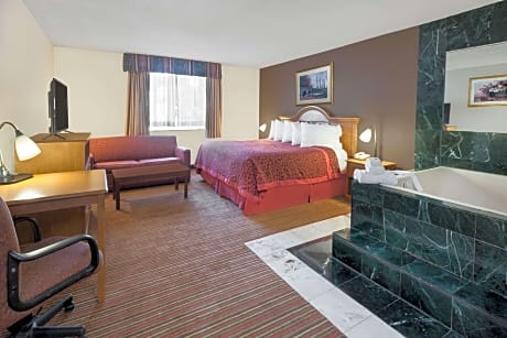 1 King Bed Deluxe Studio Suite Non Smoking