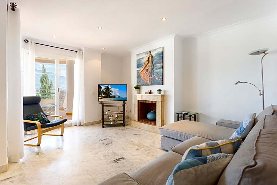 Señorío de Aloha Apartahotel