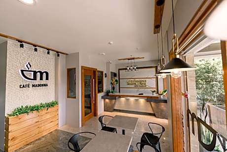 Madonna Hometel & Suites New Pandan