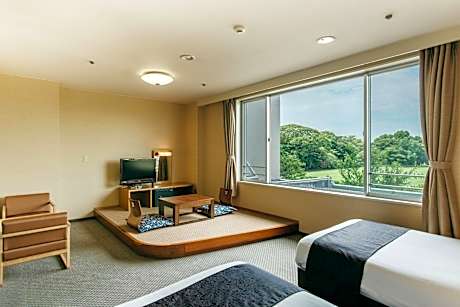 Twin Room (With Private Bath)