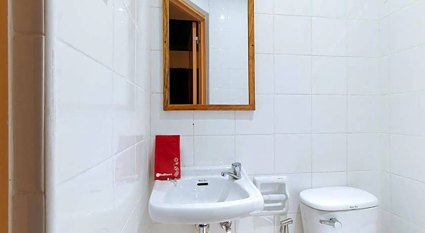 RedDoorz Hostel @ Tita Aidz Inn Baguio