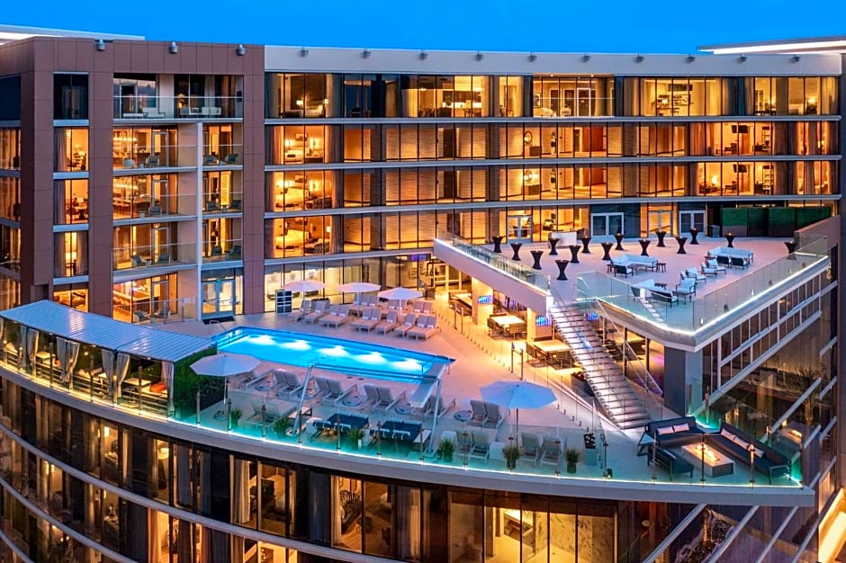 Caesars Republic Scottsdale, a Hilton Hotel