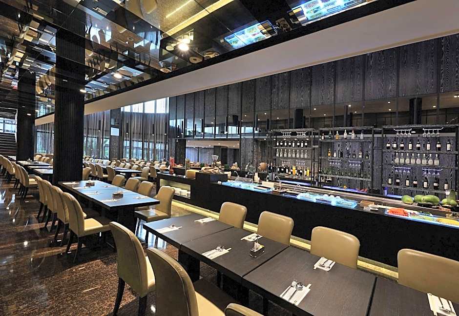 Queena Plaza Hotel
