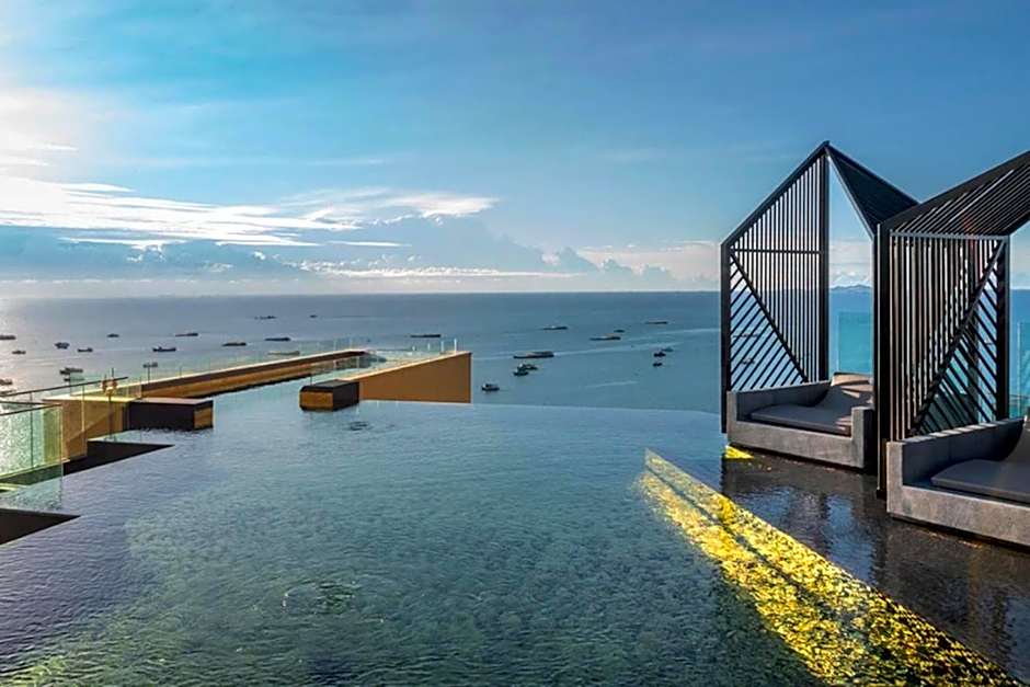 Edge Central Pattaya by J&P