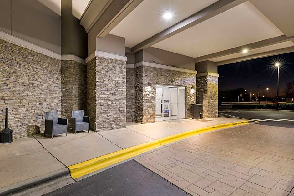 Hampton Inn By Hilton & Suites Charlotte-Airport