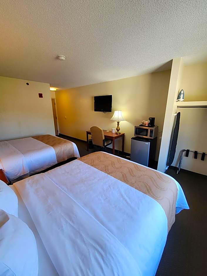 Photo 1 of 3 of 2 Queen Beds, Smoking, Pet-Friendly