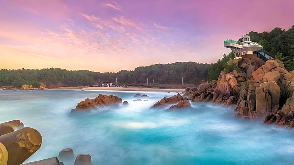 Yangyang Golden Bay Pension