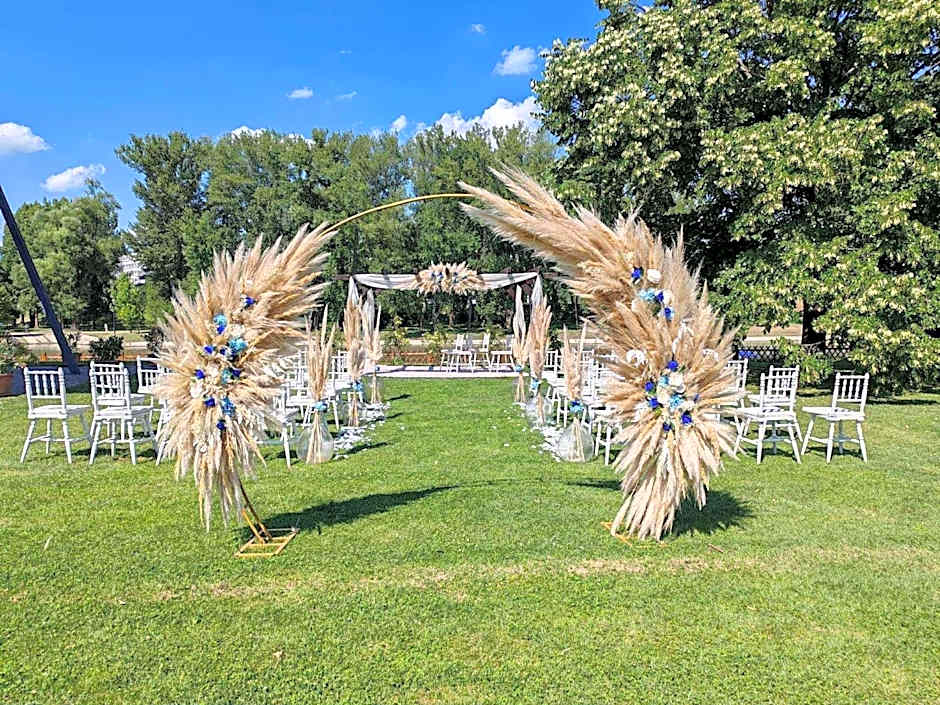 Amstel Hattyú Panzió -Érintésmentes bejelentkezés