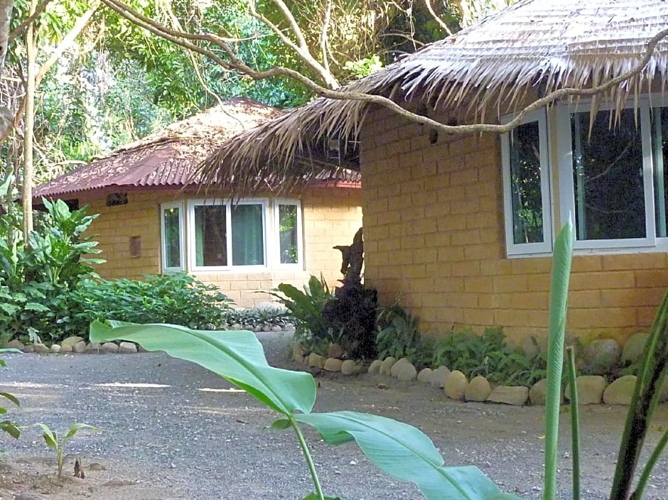 Baandin Chiewlarn Resort