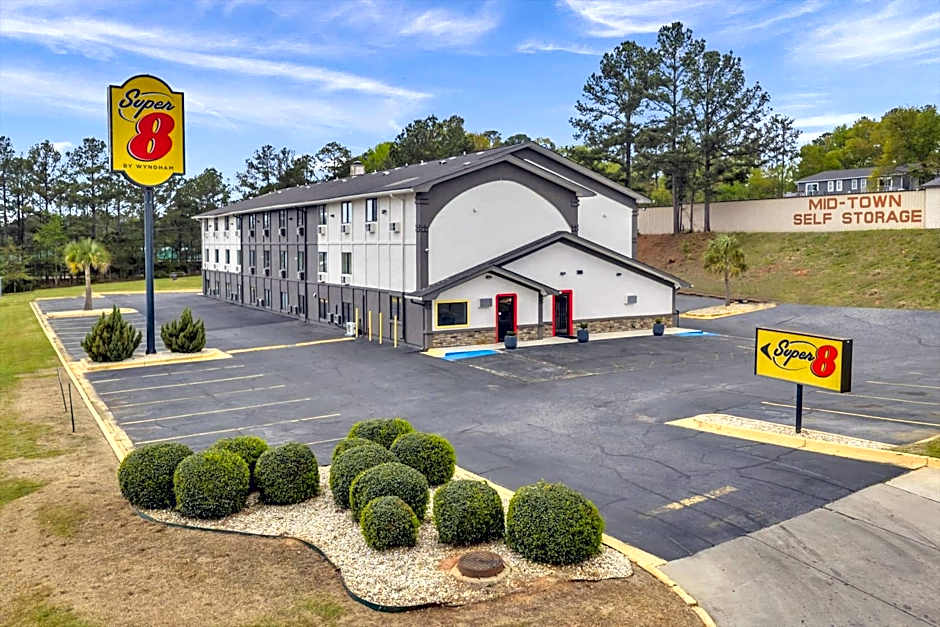 Super 8 by Wyndham Warner Robins