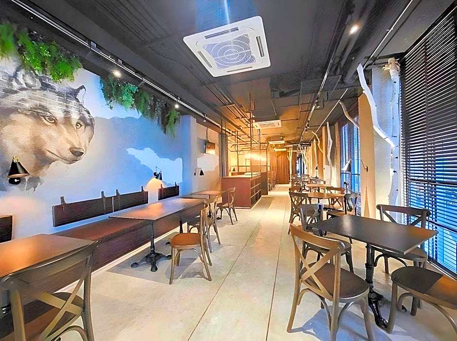 J Place Hotel