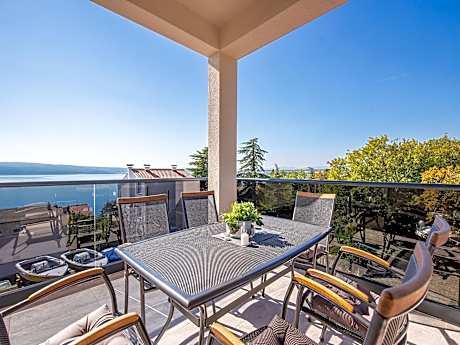 Apartment in Croatia with Sea Views