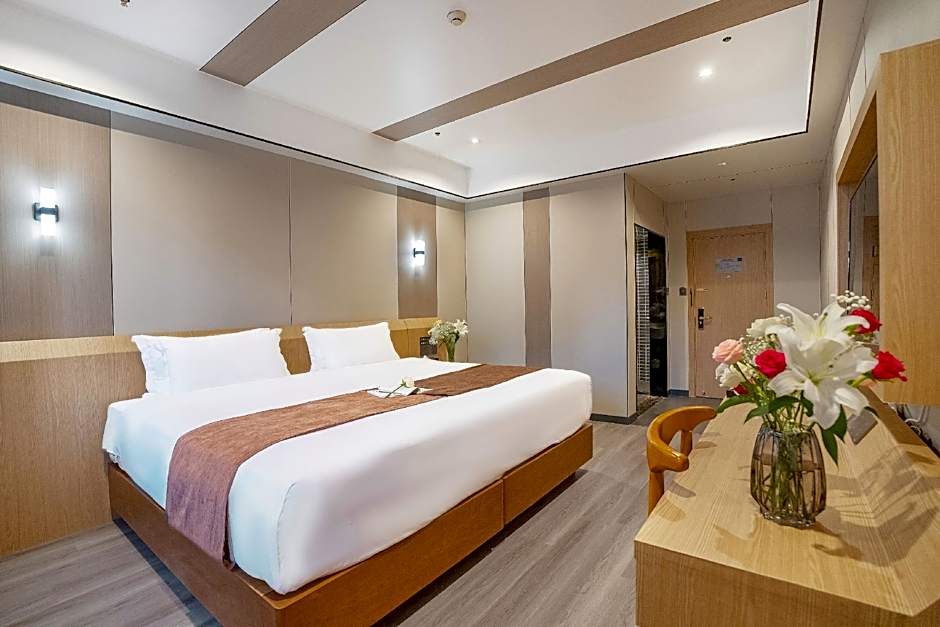 James Joyce Coffetel Xishuangbanna Poshui Square Manjinglan Ancient City