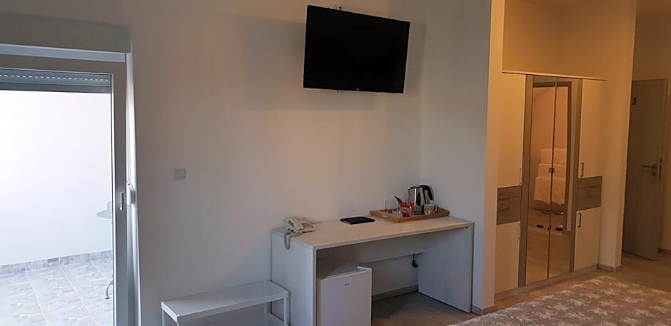 KE-TO Zagreb Airport Rooms