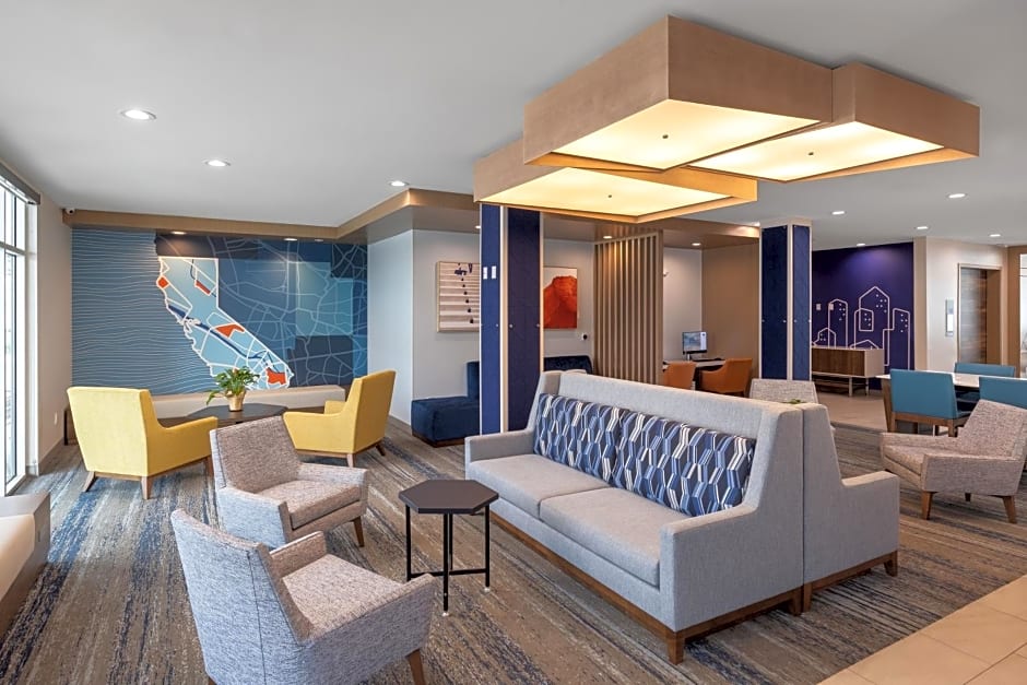 Holiday Inn Express & Suites - Hawaiian Gardens By IHG