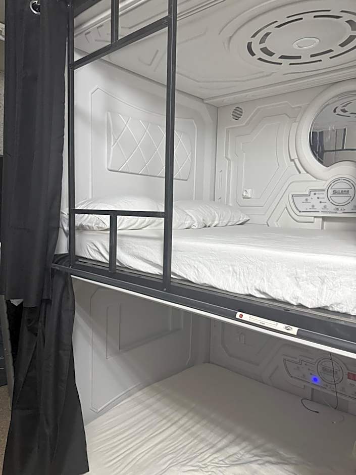 min hostel reverencia