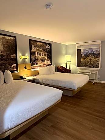 Super 8 by Wyndham Sturbridge