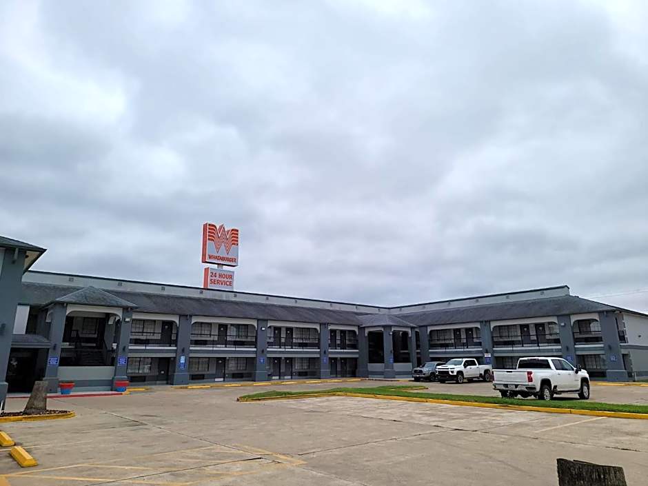 Texas Inn and Suites Raymondville