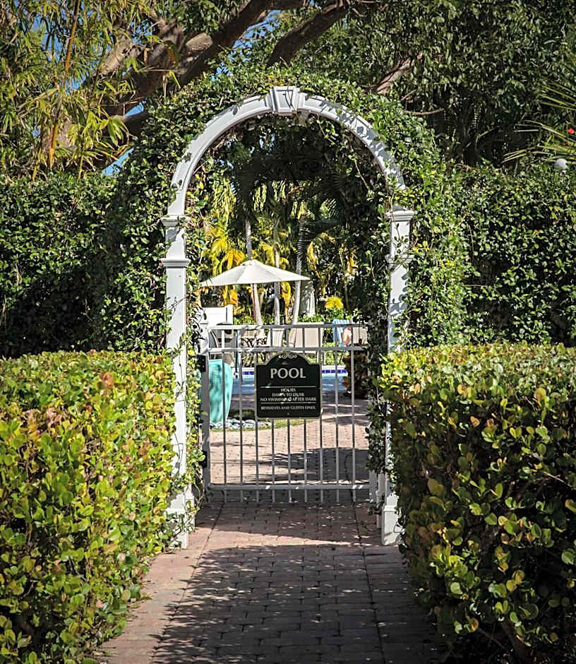 Olde Marco Island Inn And Suites