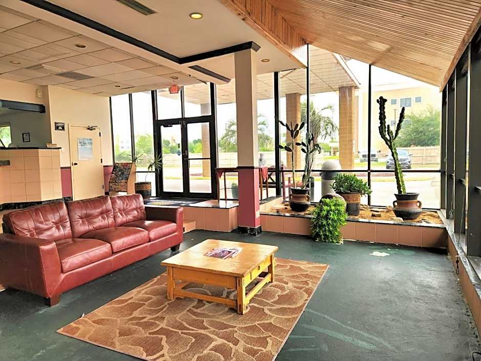 Days Inn by Wyndham Bay City