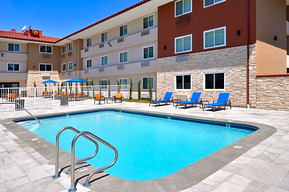 Holiday Inn Express Santa Rosa North By IHG