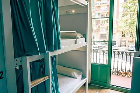 Bed in 14-Bed Mixed Dormitory Room
