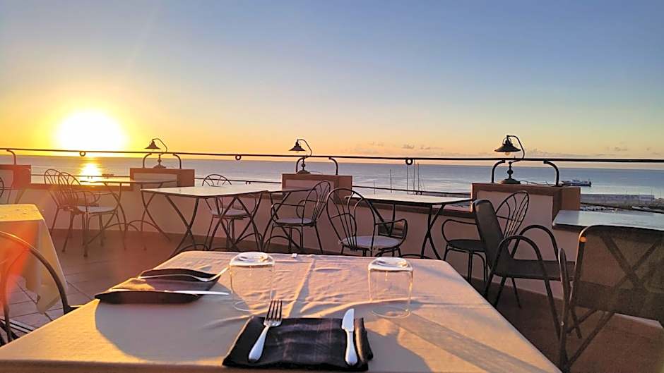 BUE MARINO Hotel & Rooftop Bar