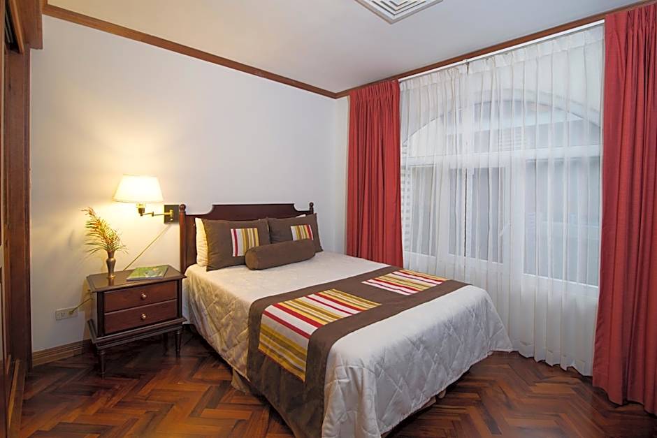 Apartotel & Suites Villas del Rio