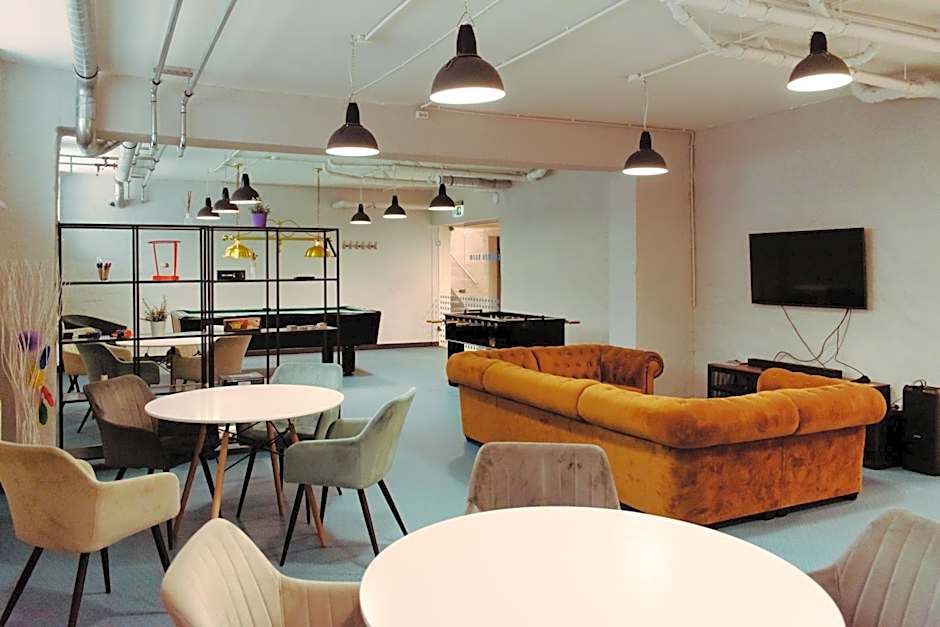 YouthMents - Student Hotel