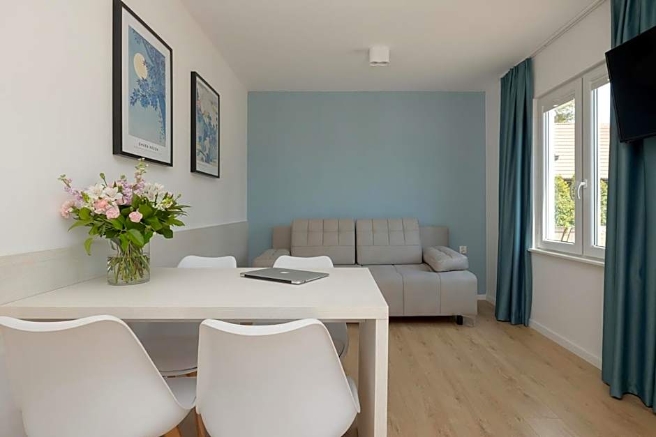 BURSZTYN - BERNSTEIN APARTMENTS