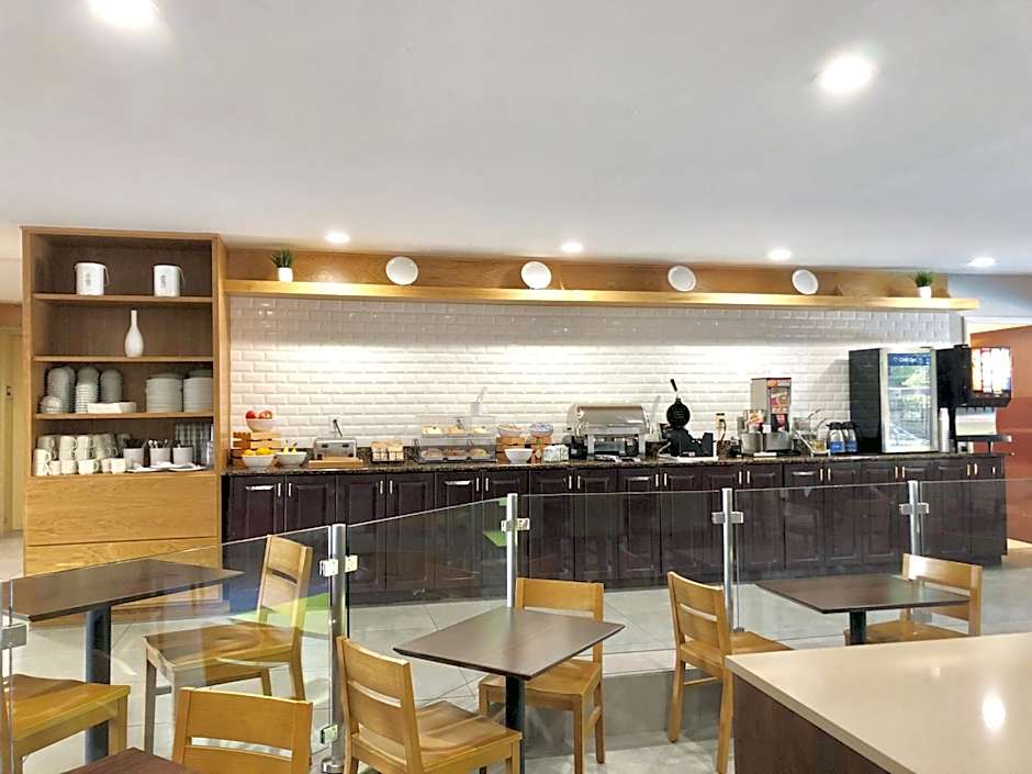 Country Inn & Suites by Radisson, Greenville, NC