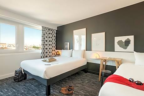 Standard Family Suite with a double bed and twin beds