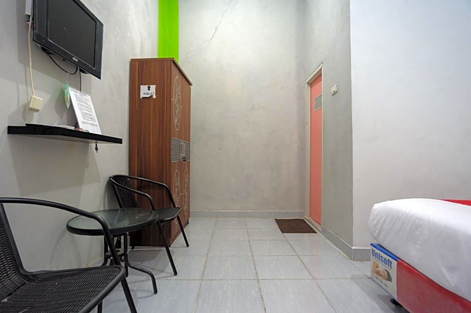 RedDoorz Syariah near RS Advent Bandar Lampung