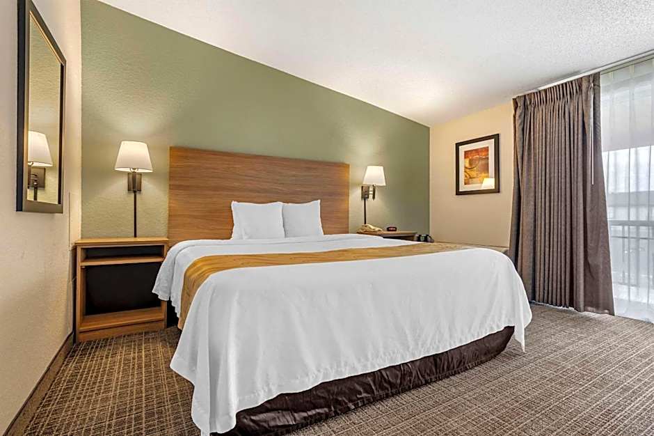 Photo 1 of 4 of 1 King Bed