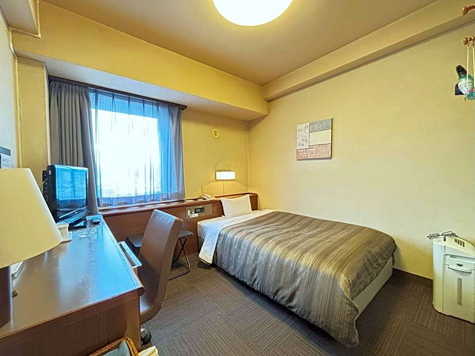 Photo 1 of 8 of Single Room - Non-Smoking