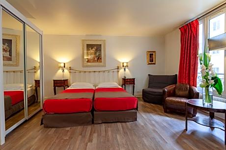 Deluxe Triple Room