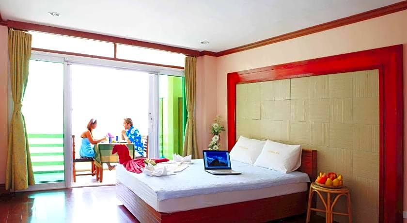 El Nido Beach Hotel