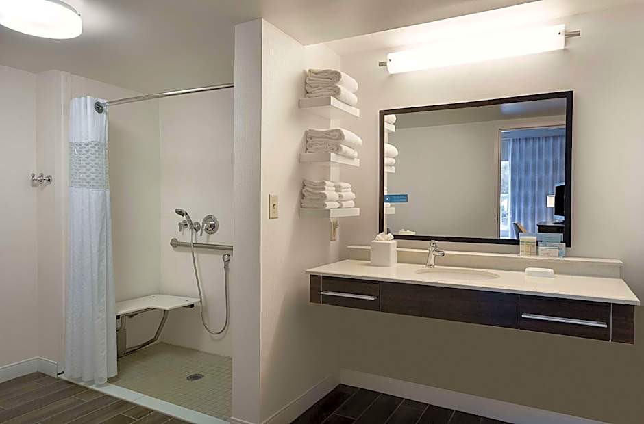 Hampton Inn By Hilton And Suites Charlotte/Pineville