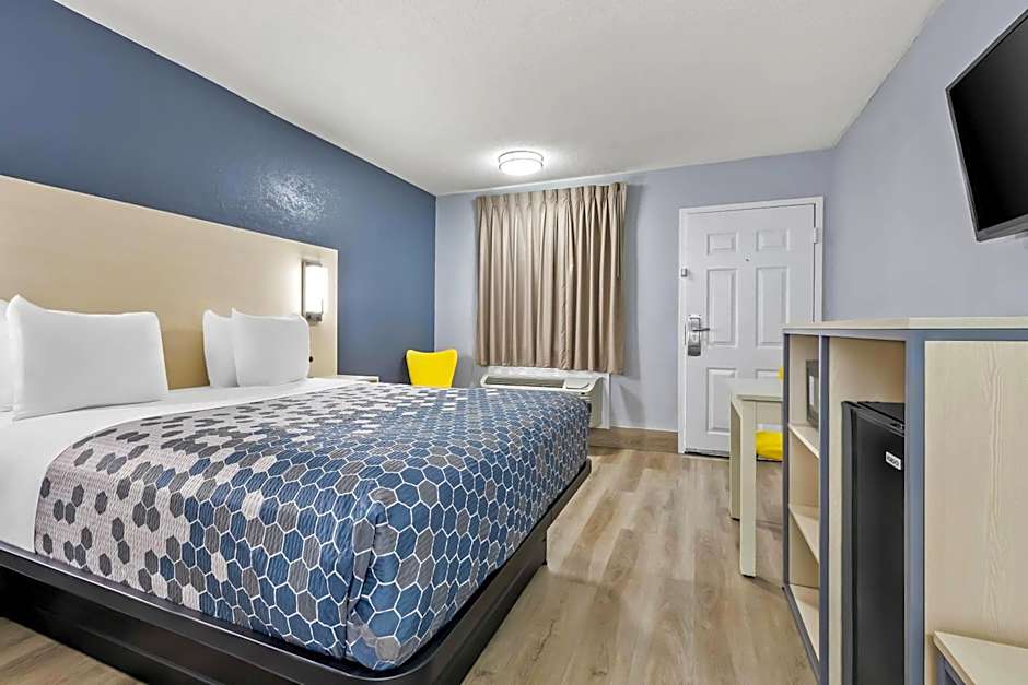 Econo Lodge Inn & Suites Cayce I-26 Airport