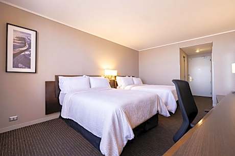 Standard Queen Room with Garden View