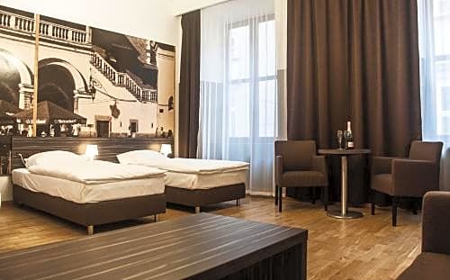 Pergamin Apartments