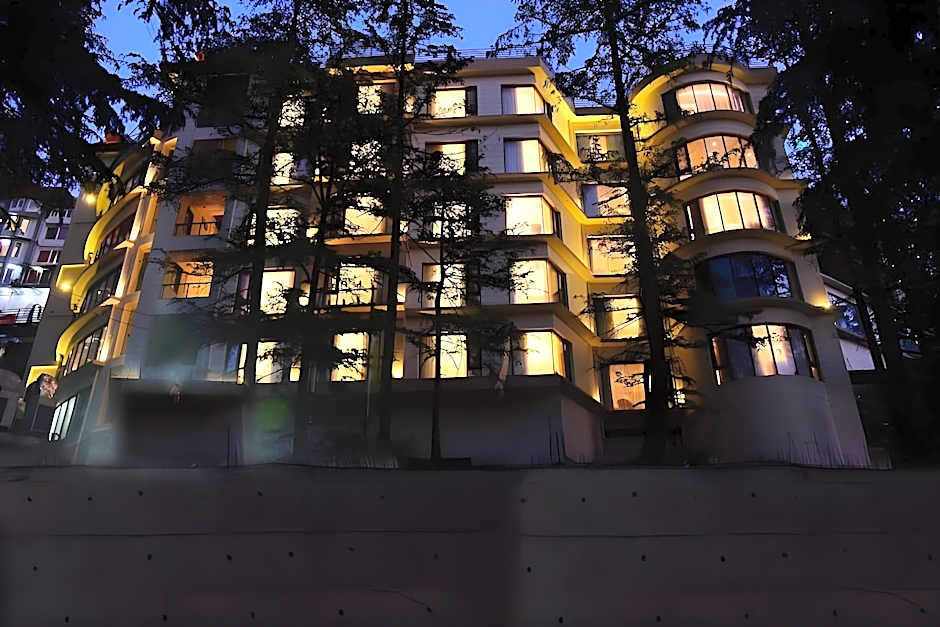 Royale Retreat Hotel And Spa Near Mall