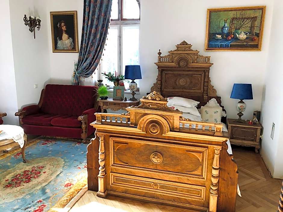 Royal Residence 1901