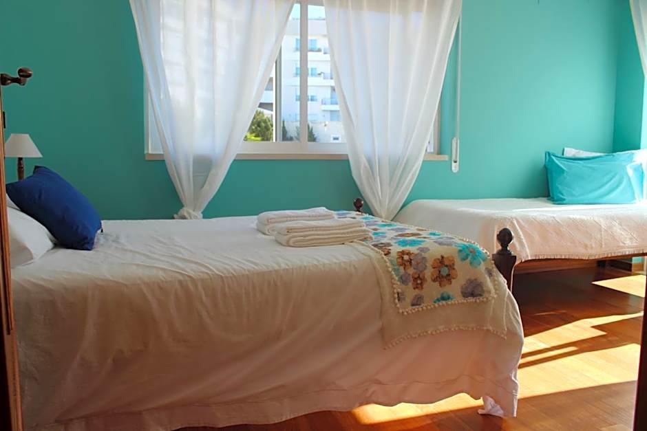 Ericeira Chill Hill Hostel & Private Rooms