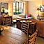 Williamsburg Woodlands Hotel & Suites, an official Colonial Williamsburg Hotel