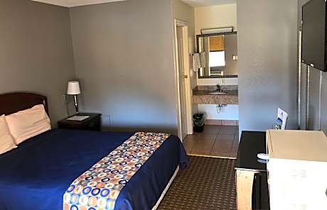 Queen Room - Smoking