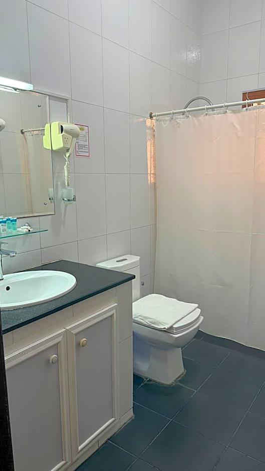 Al Ayjah Plaza Hotel