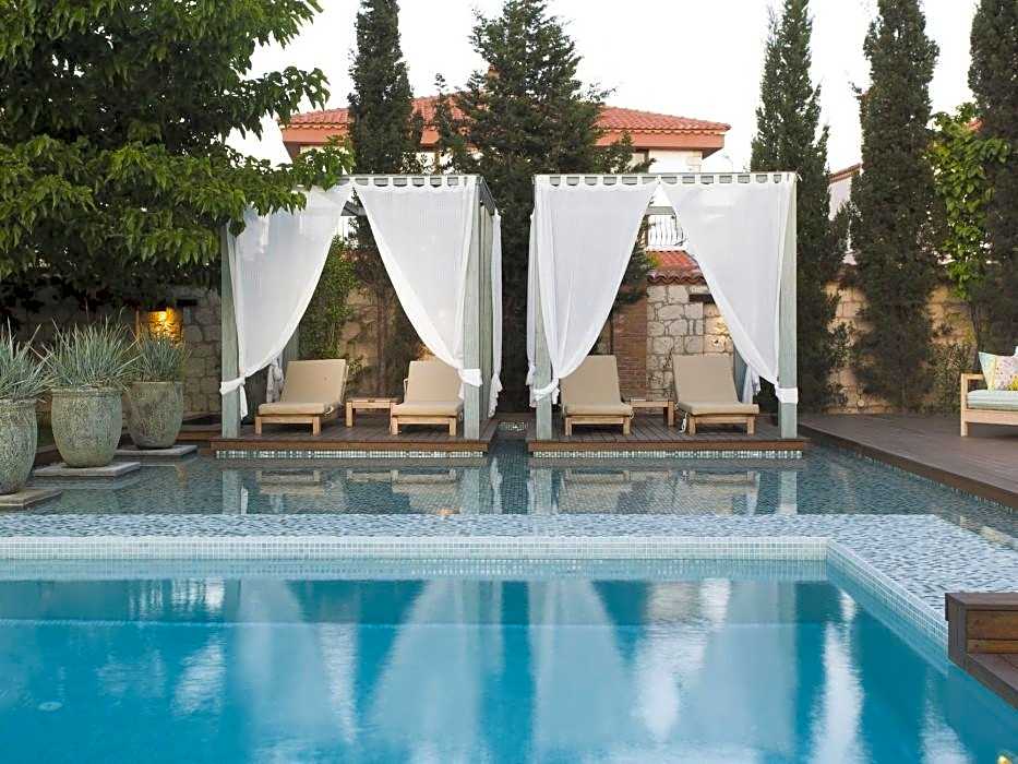 Alacati Cadde 75 Luxury Hotel